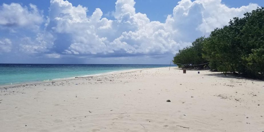 Beach front 2000sqft feet land for lease from N.Velidhoo