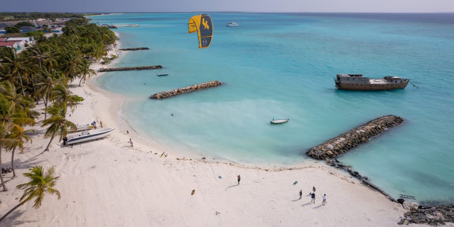 Prime Land for Sale – Main Road Location in Hanimaadhoo! 📱 Viber/WhatsApp: 9409119 | 7661615